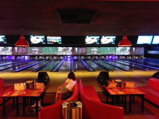 Bowlero Woodland Hills