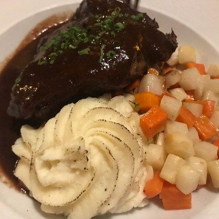 Petra's Bistro & Wine Bar