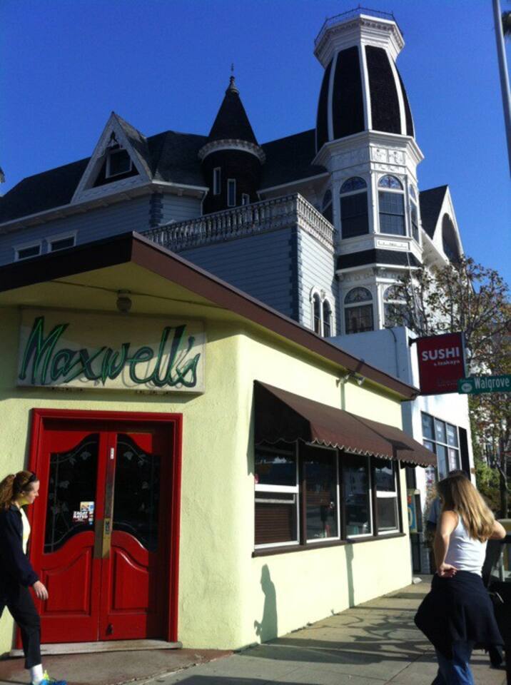 Maxwell Cafe