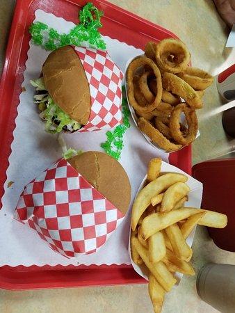 Biggie's Burger & More