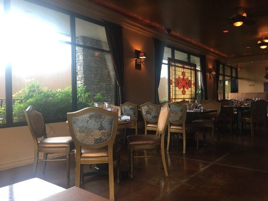 PAON Restaurant & Wine Bar