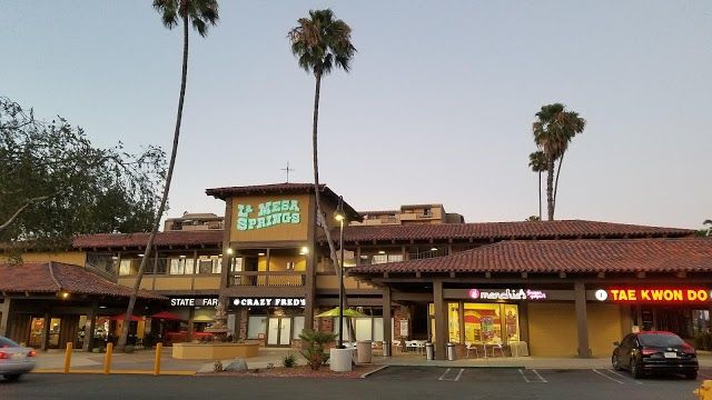 La Mesa Springs Shopping Center
