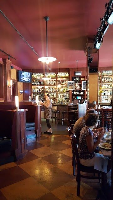 Moody's Bistro Bar and Beats