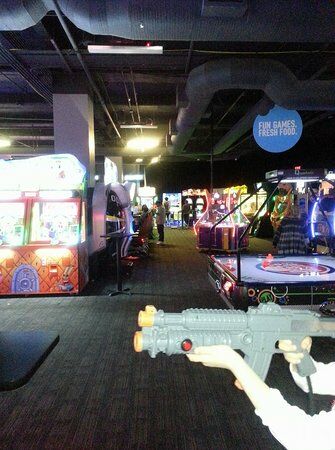 Dave & Buster's